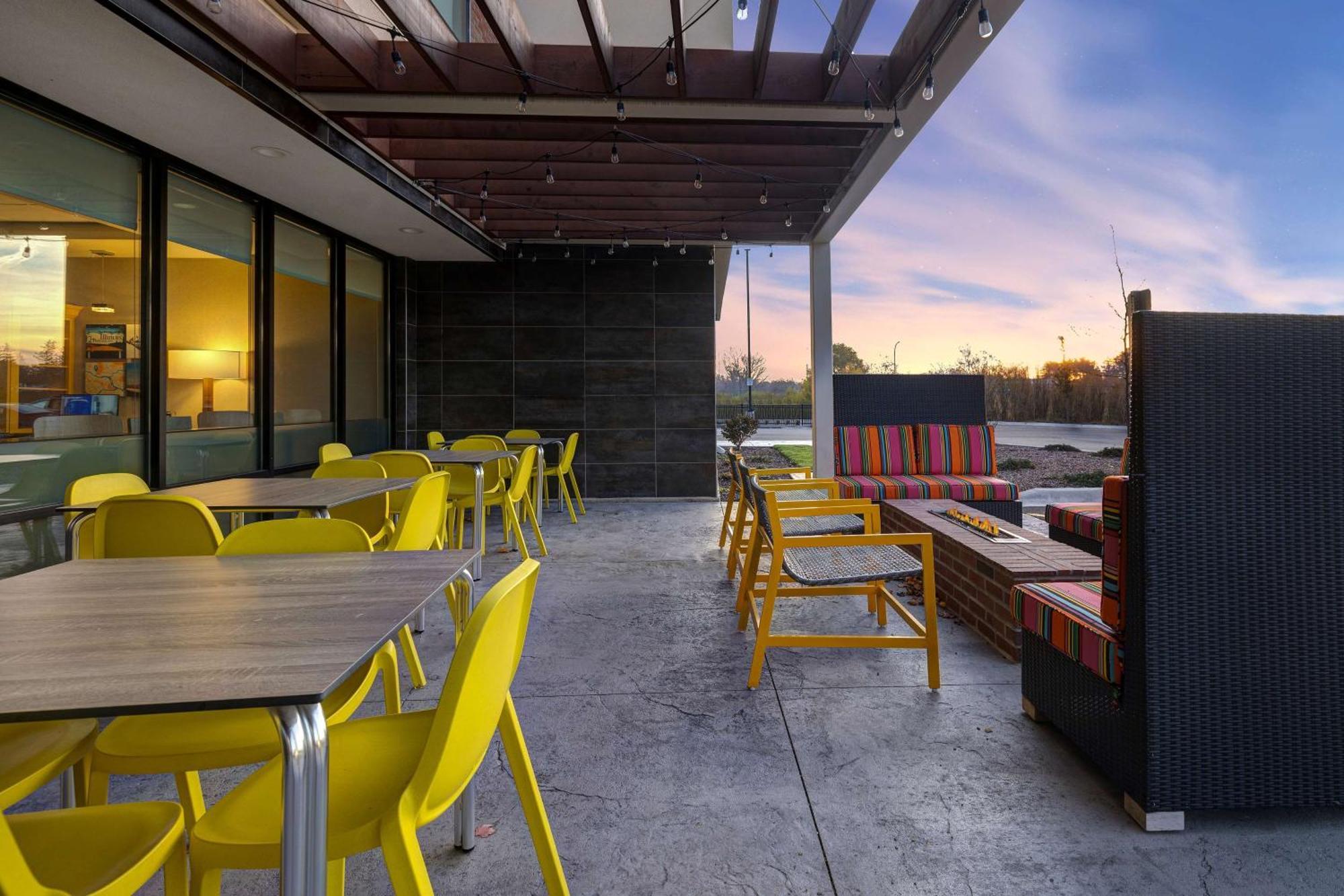 Home2 Suites By Hilton Dekalb Kültér fotó